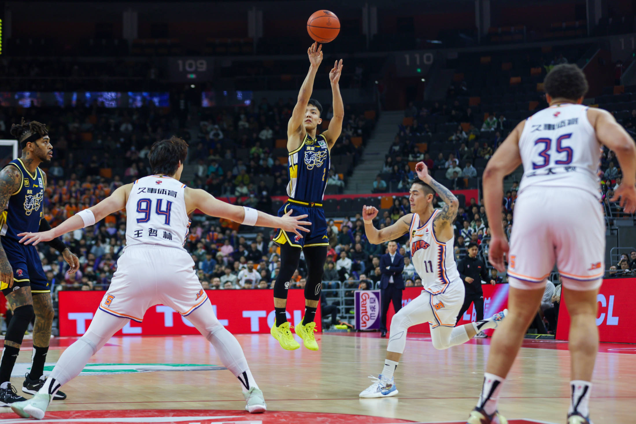 球员表现出众,得分制胜关键比赛的简单介绍 球员表现出众,得分制胜关键比赛的简单介绍