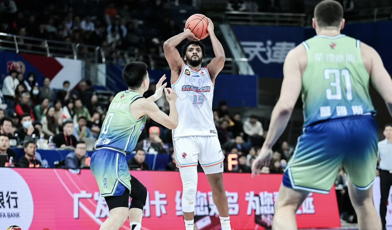 队员治疗伤情，球队应对伤病困扰(队员治疗伤情,球队应对伤病困扰的措施)