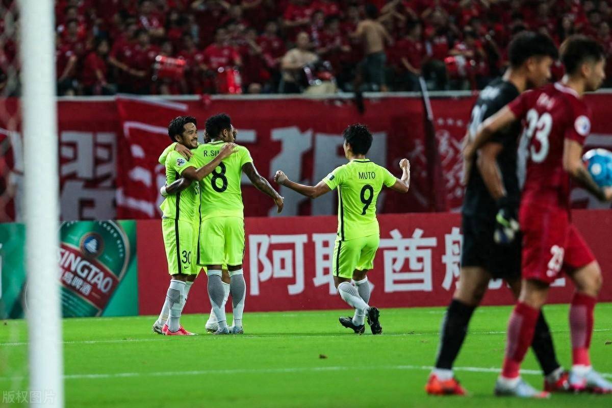 杏彩体育地址-包含在广州队赛场上演亚冠，碾压，引发观众齐声高喊的词条