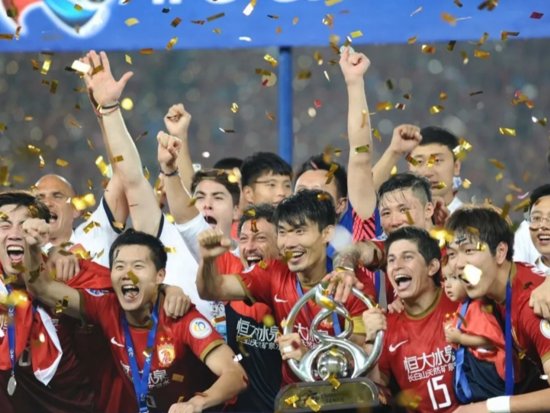 包含在广州队赛场上演亚冠,碾压,引发观众齐声高喊的词条 包含在广州队赛场上演亚冠,碾压,引发观众齐声高喊的词条