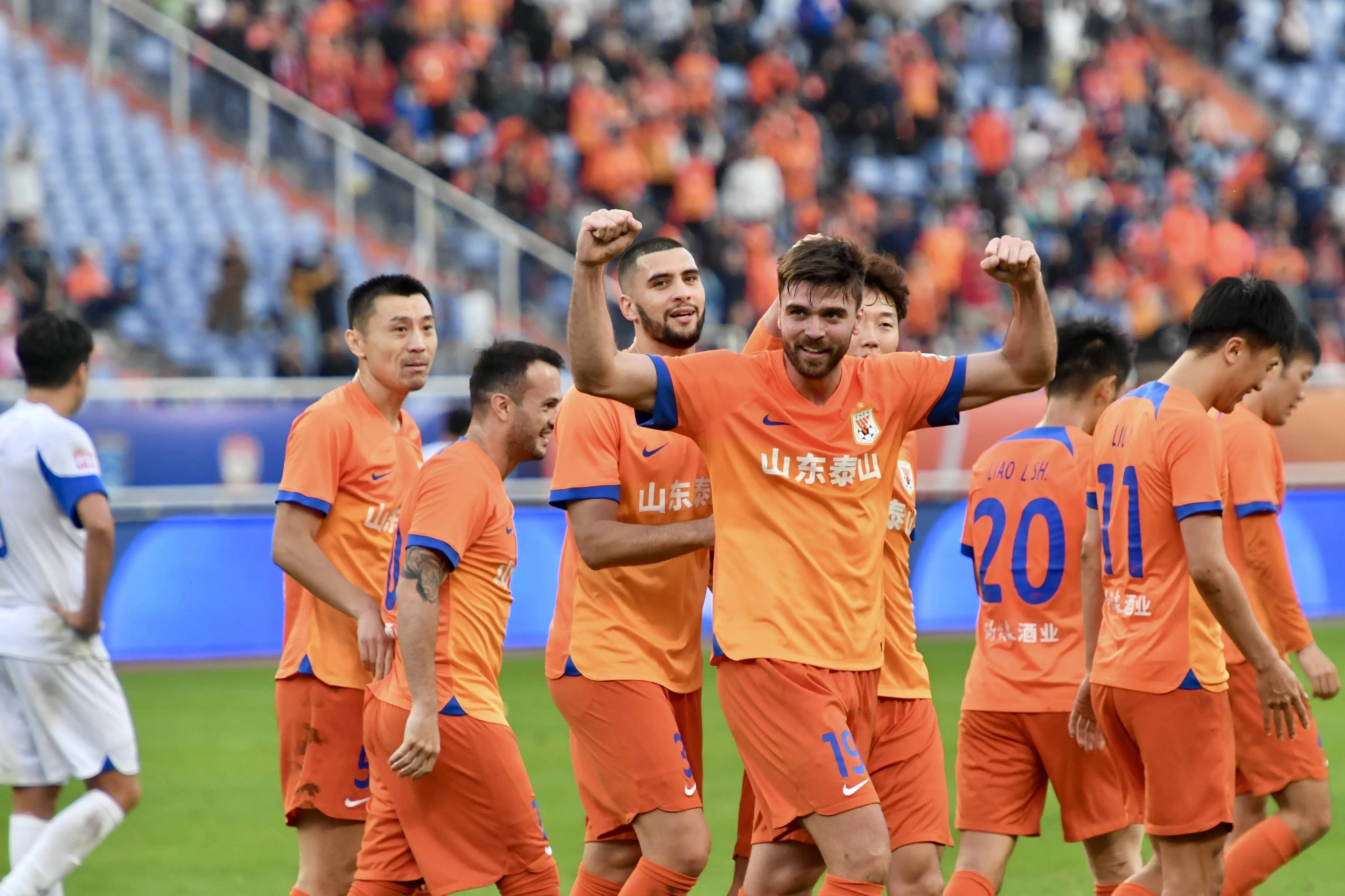 山东泰山全场碾压亚冠，如同剧本杀再现，破门的简单介绍