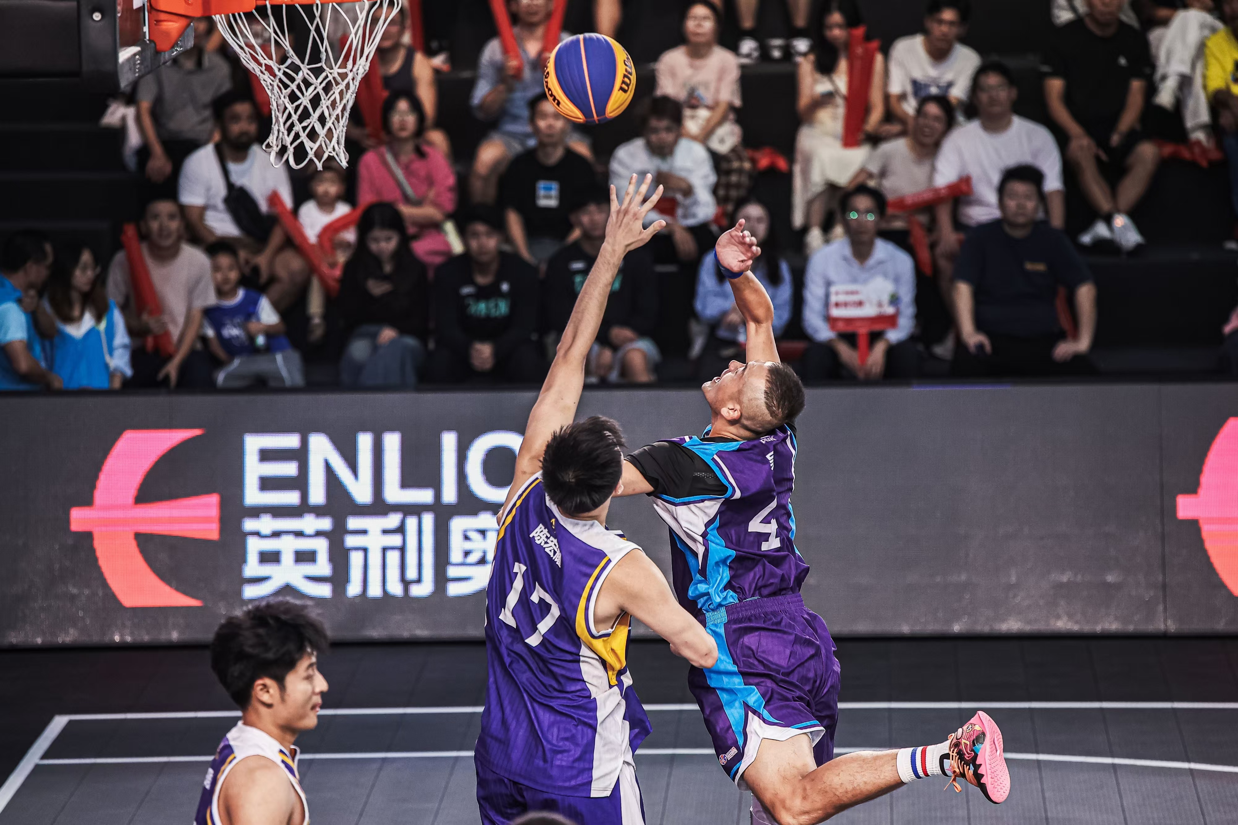 杏彩体育app下载-篮球比赛场上激烈角逐，精彩纷呈惊险连连的简单介绍