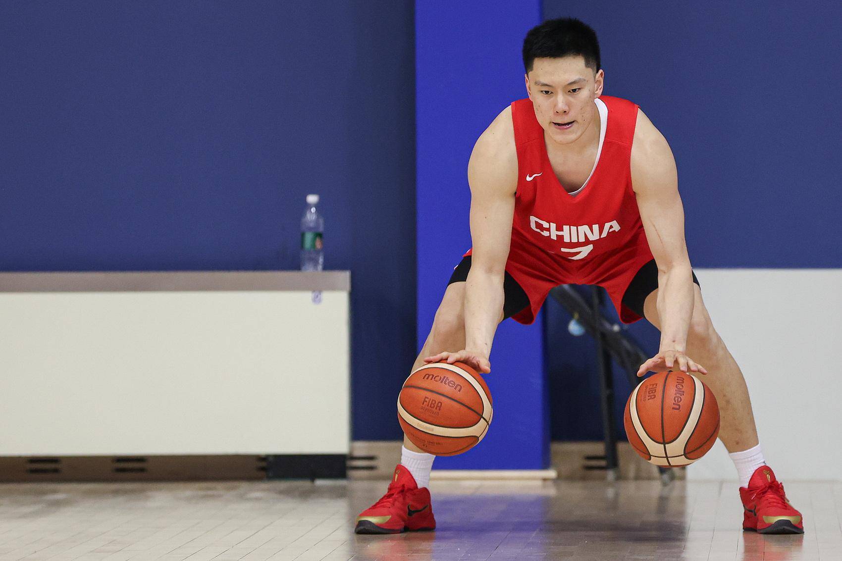 福建男篮奋力拼搏,向胜利冲刺的简单介绍 福建男篮奋力拼搏,向胜利冲刺的简单介绍