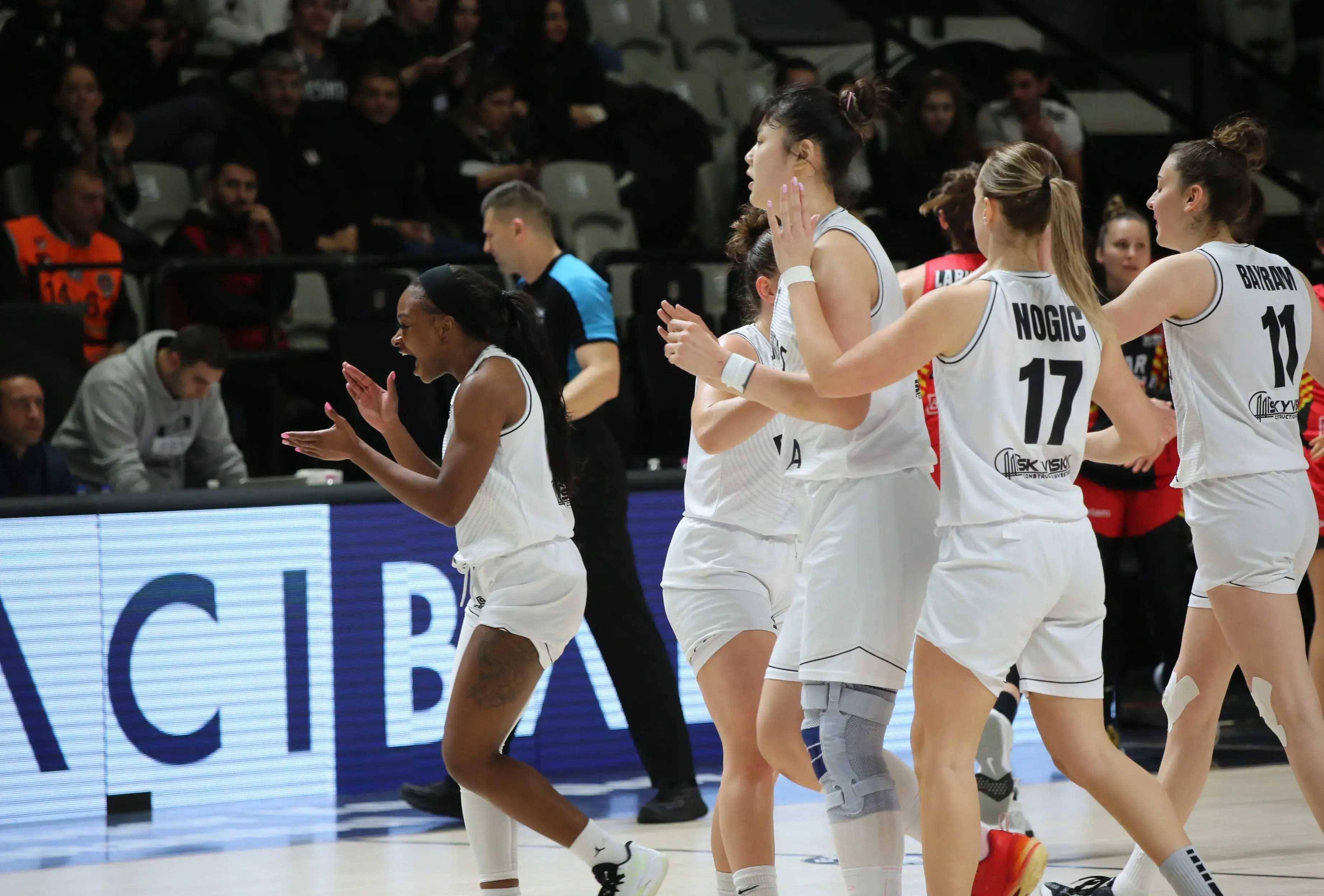 法国击败加拿大,晋级男子篮球半决赛 法国击败加拿大,晋级男子篮球半决赛