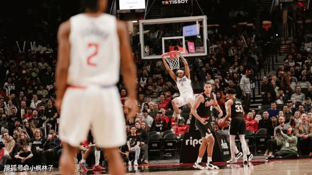 开拓者惨败骑士遭遇连败，蓝队连续五战状态低迷