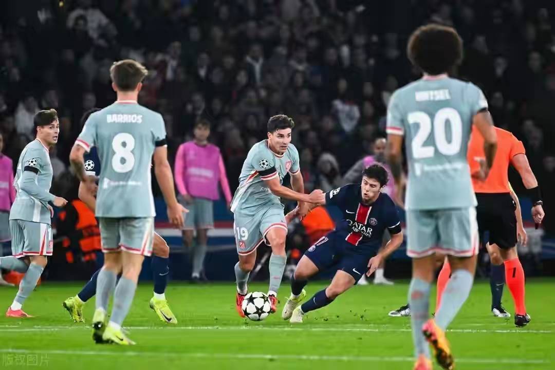 巴萨中场连续进球,主场击败对手实现逆转 巴萨中场连续进球,主场击败对手实现逆转