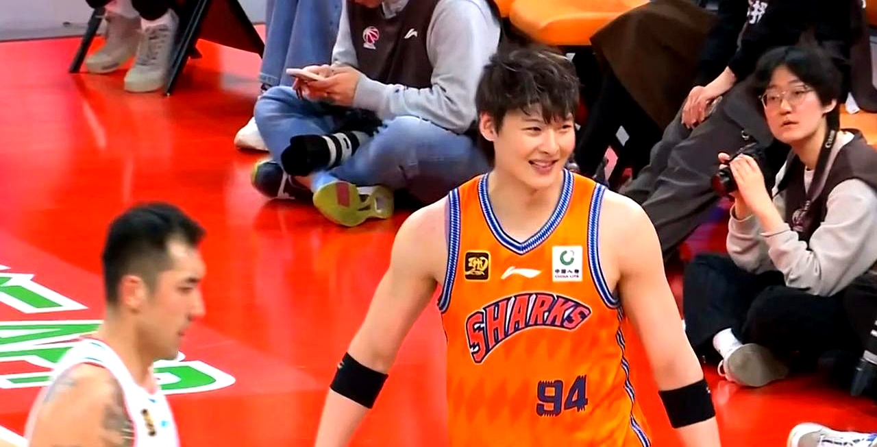 杏彩体育官网入口-贝内文托防守失误导致败局，球队遭遇失利