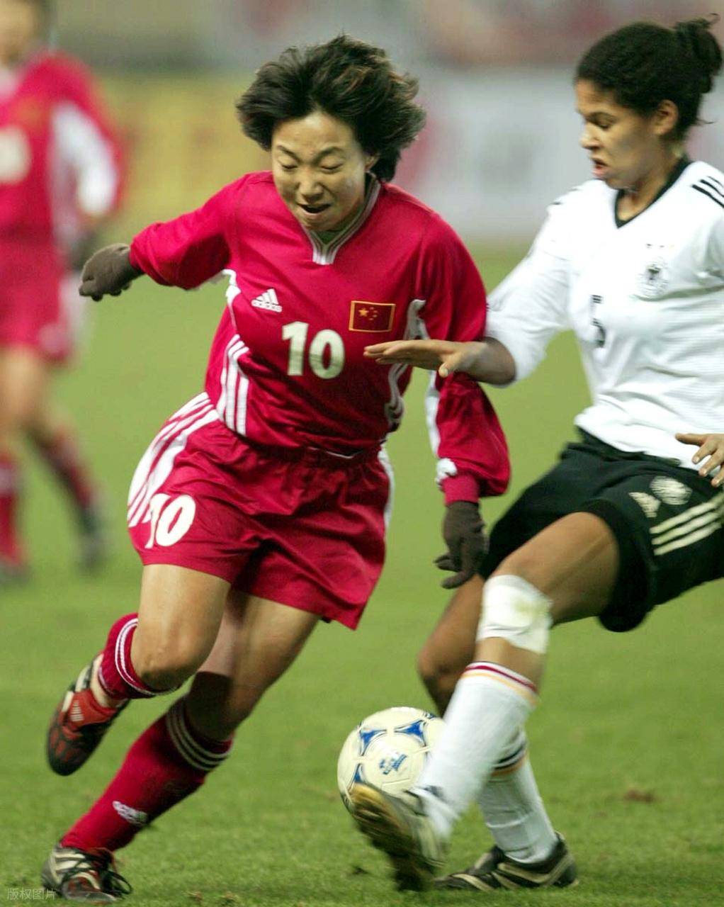 杏彩体育官方登录入口-关于愈战愈强：女足运动员积极拼搏的信息