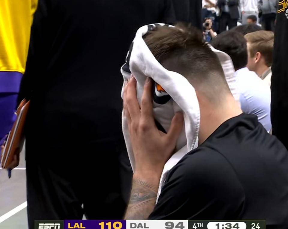 杏彩体育app下载-精彩瞬间再现，赛场情绪高涨