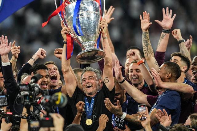 巴黎圣日耳曼轻松连胜,夺冠奖杯来者居上的简单介绍 巴黎圣日耳曼轻松连胜,夺冠奖杯来者居上的简单介绍