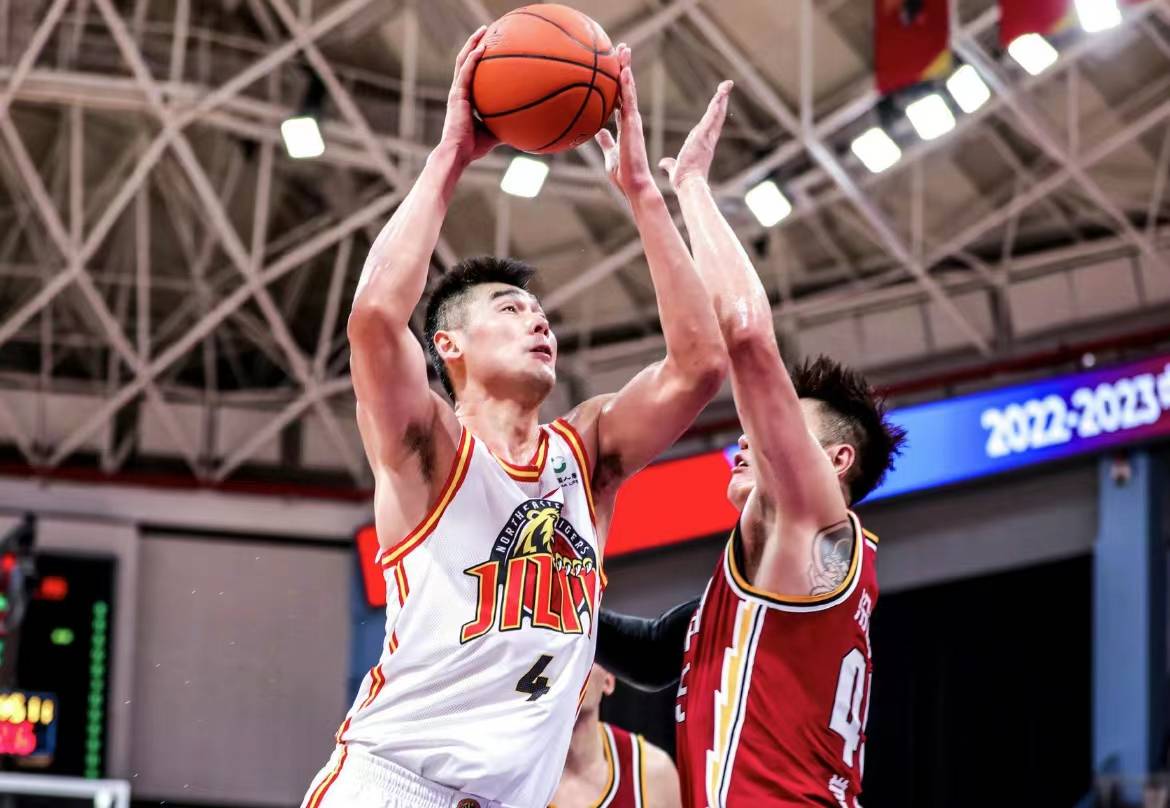 关于甘肃男篮客场大胜,稳固联赛前十位置的信息 关于甘肃男篮客场大胜,稳固联赛前十位置的信息