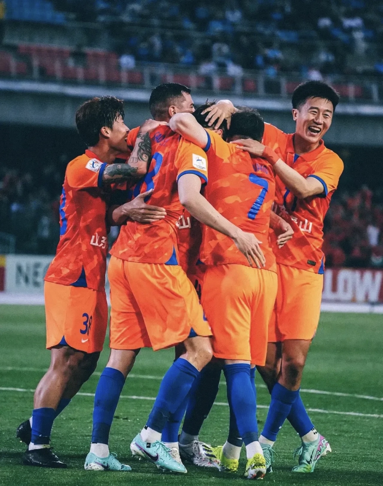 亚洲足球联赛半程过后，焦点仍在各队之间