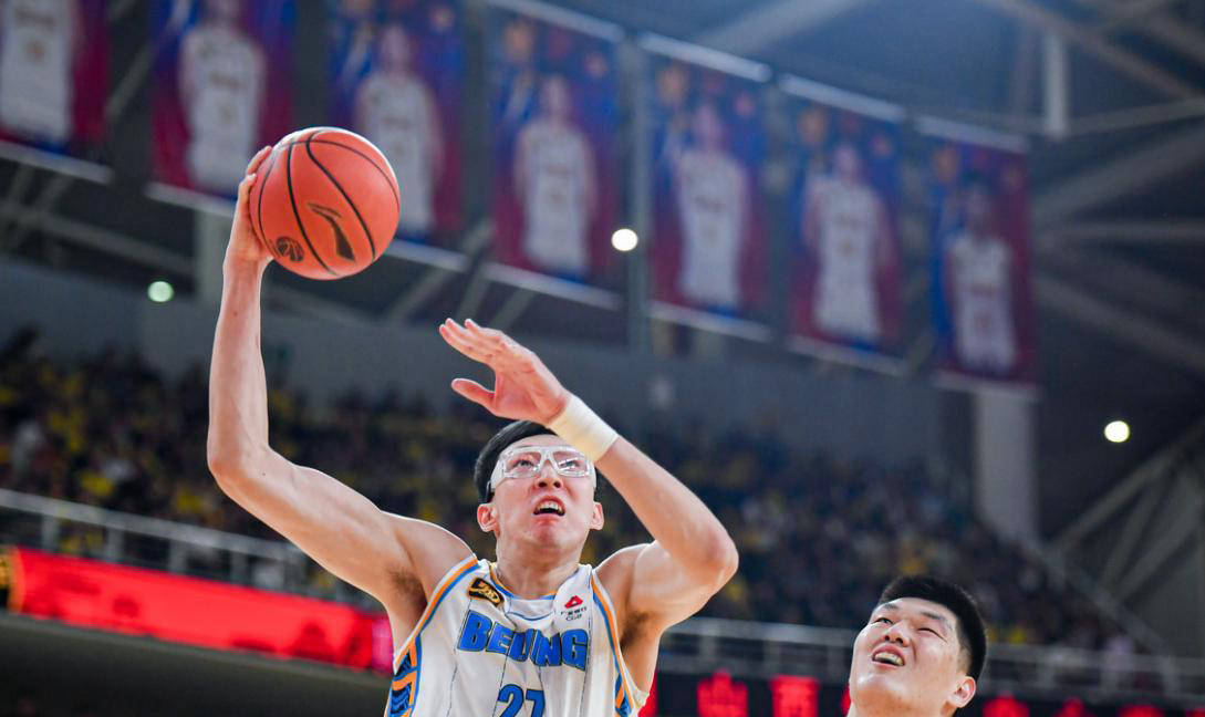 比赛关键时刻,球员发挥关键作用 比赛关键时刻,球员发挥关键作用