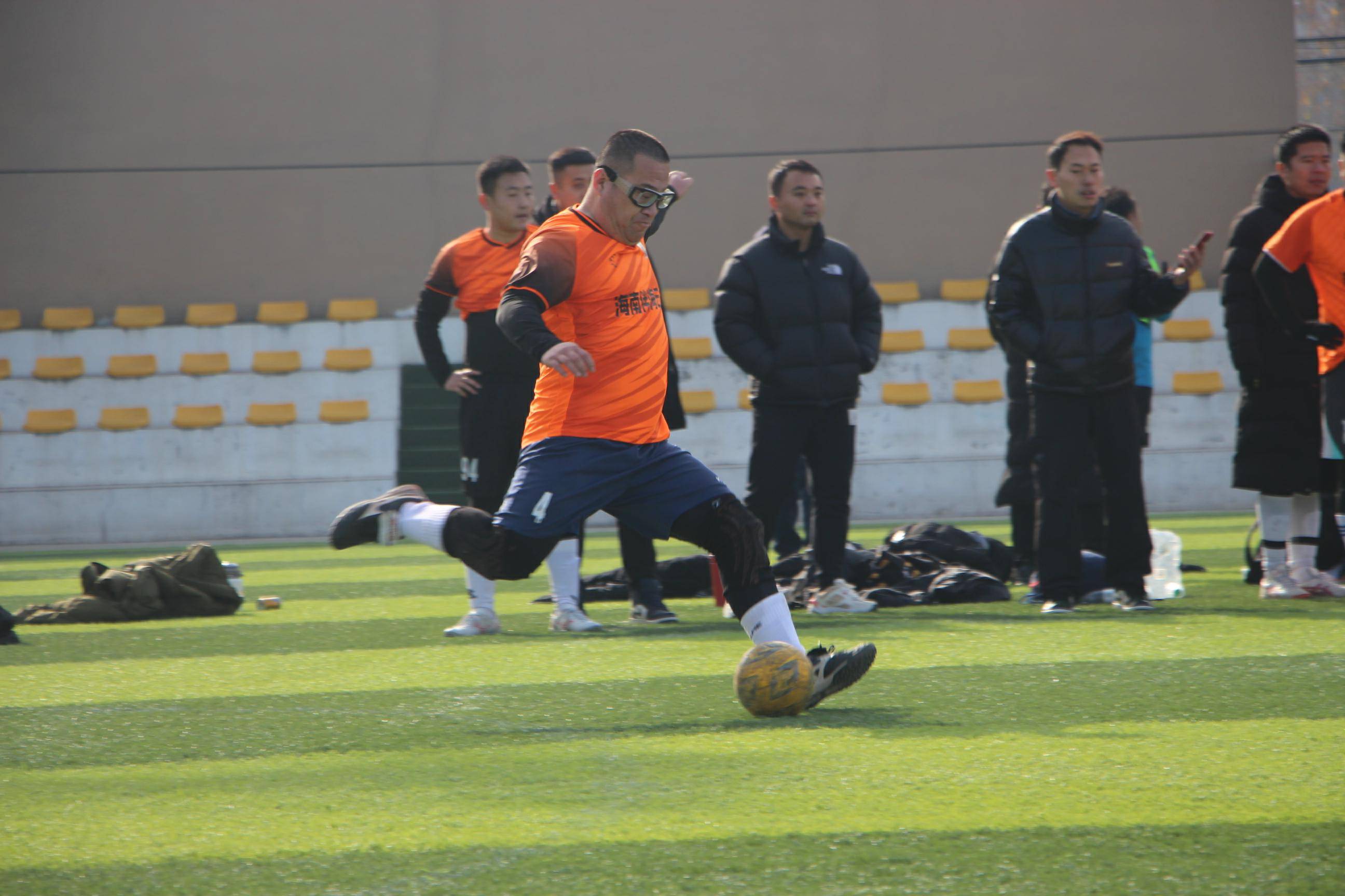 杏彩体育官方登录入口-足球比赛规范有序，体育精神昭显