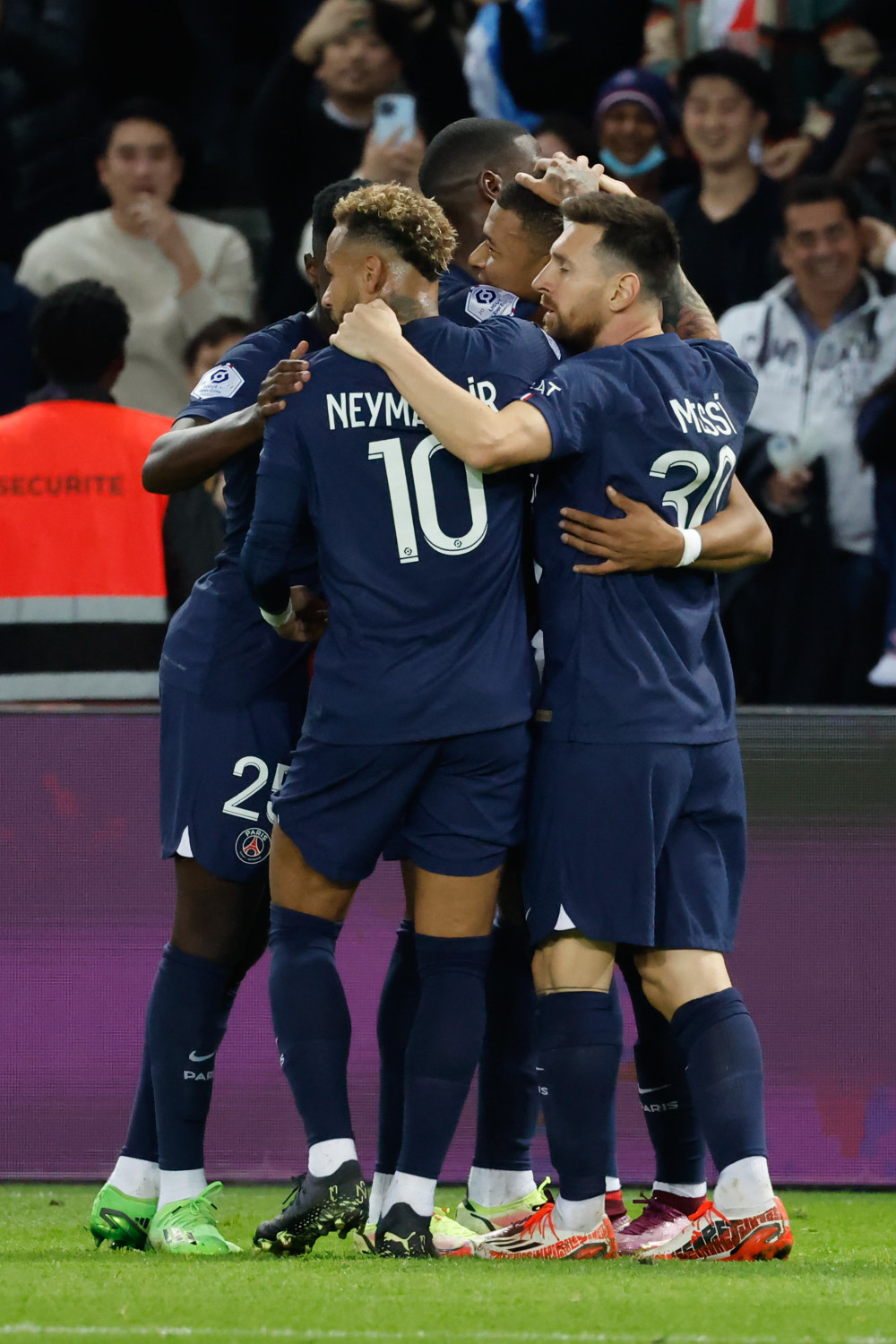 杏彩体育官方登录入口-巴黎圣日耳曼在法甲比赛中再次获胜的简单介绍