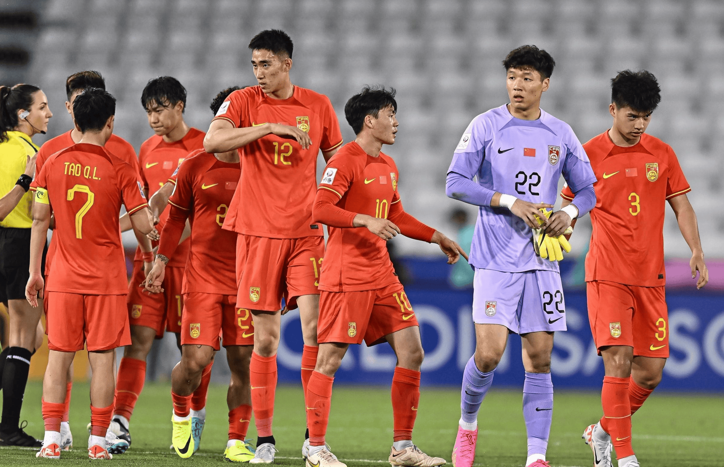 劲敌对决!足球联赛火爆赛事持续 劲敌对决!足球联赛火爆赛事持续