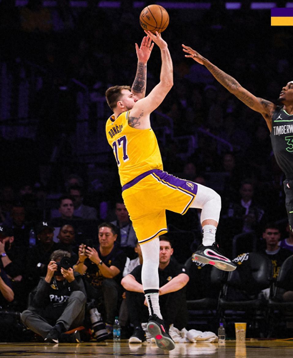 杏彩体育登录-爵士豪取连胜！戈贝尔再现内线霸权