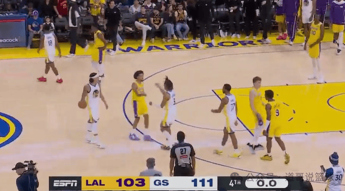 杏彩体育中国官网-勇士负马刺遭遇两连败