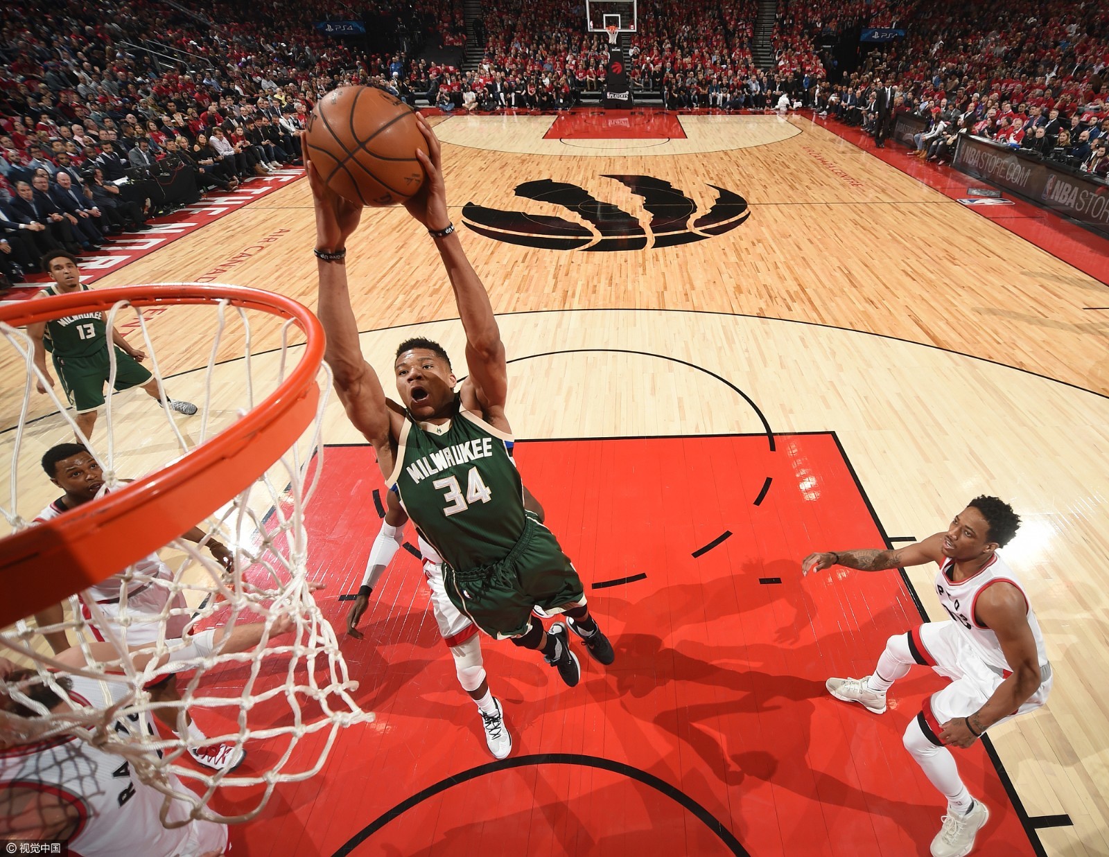 猛龙不敌雄鹿,遭遇打击令人深思 猛龙不敌雄鹿,遭遇打击令人深思