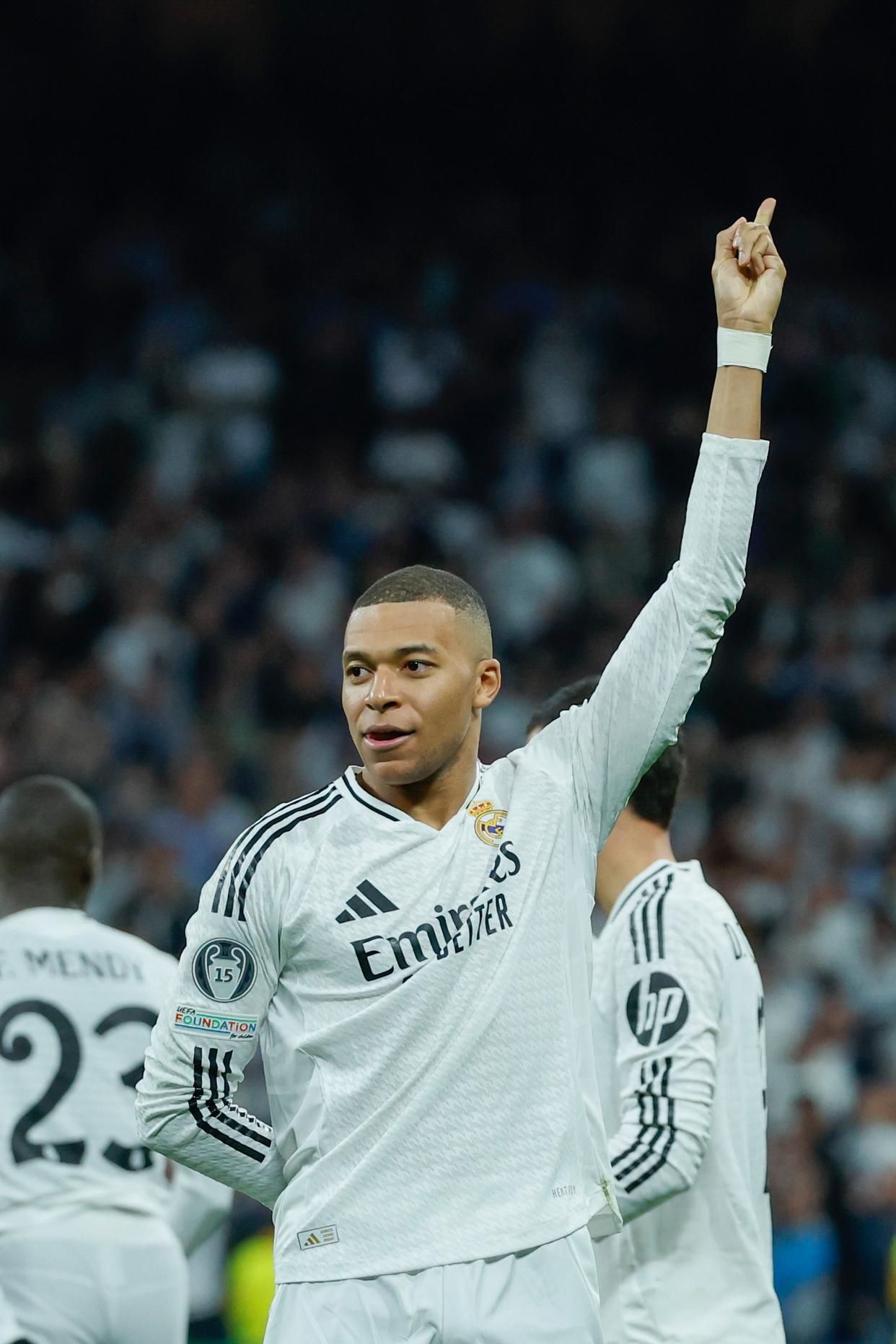 杏彩体育下载-皇马首发球员表现抢眼，踢出精彩比赛的简单介绍