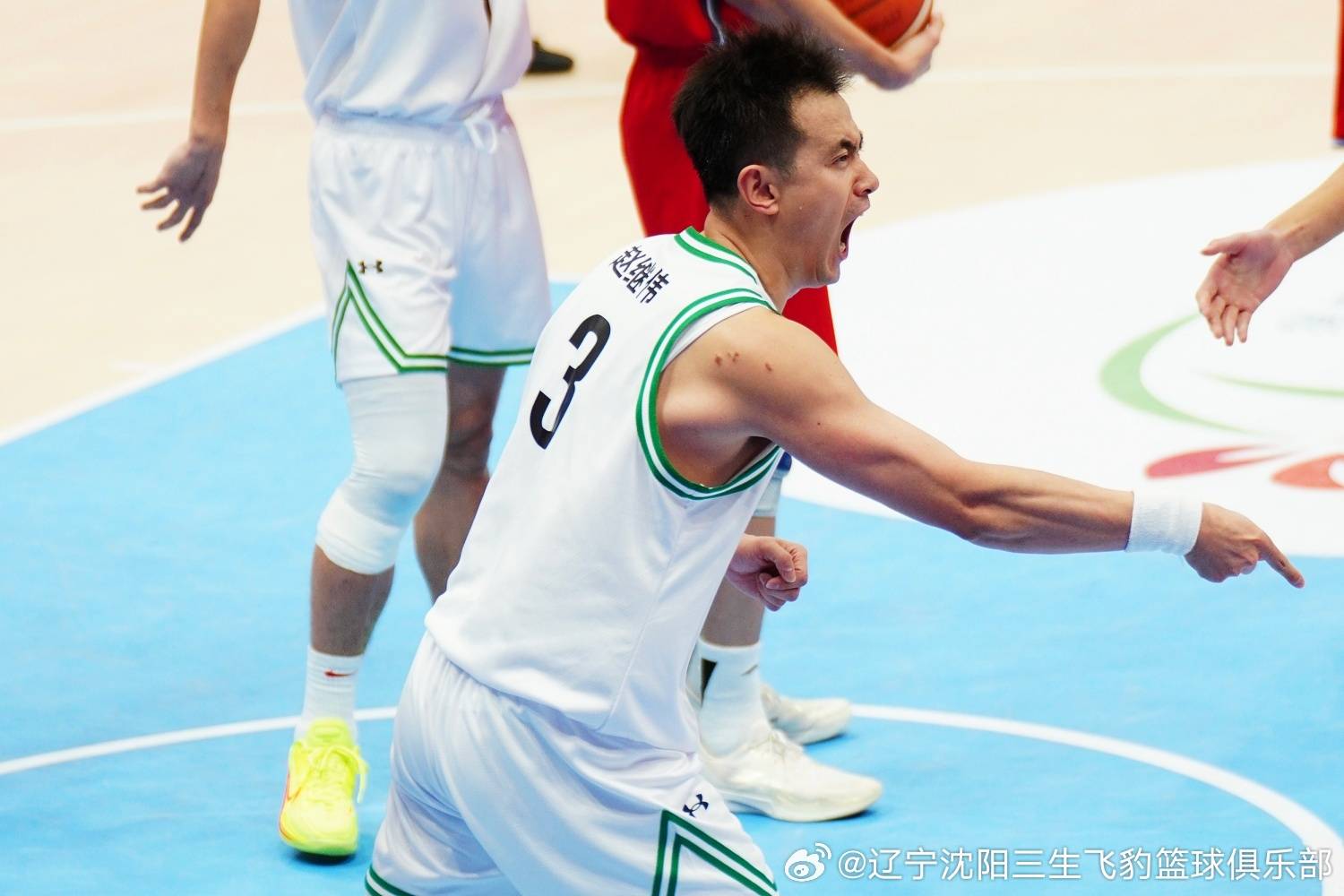 四川男篮客场高歌，击败辽宁队