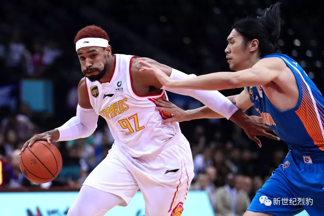 湖南烈豹队全队合作取得胜利