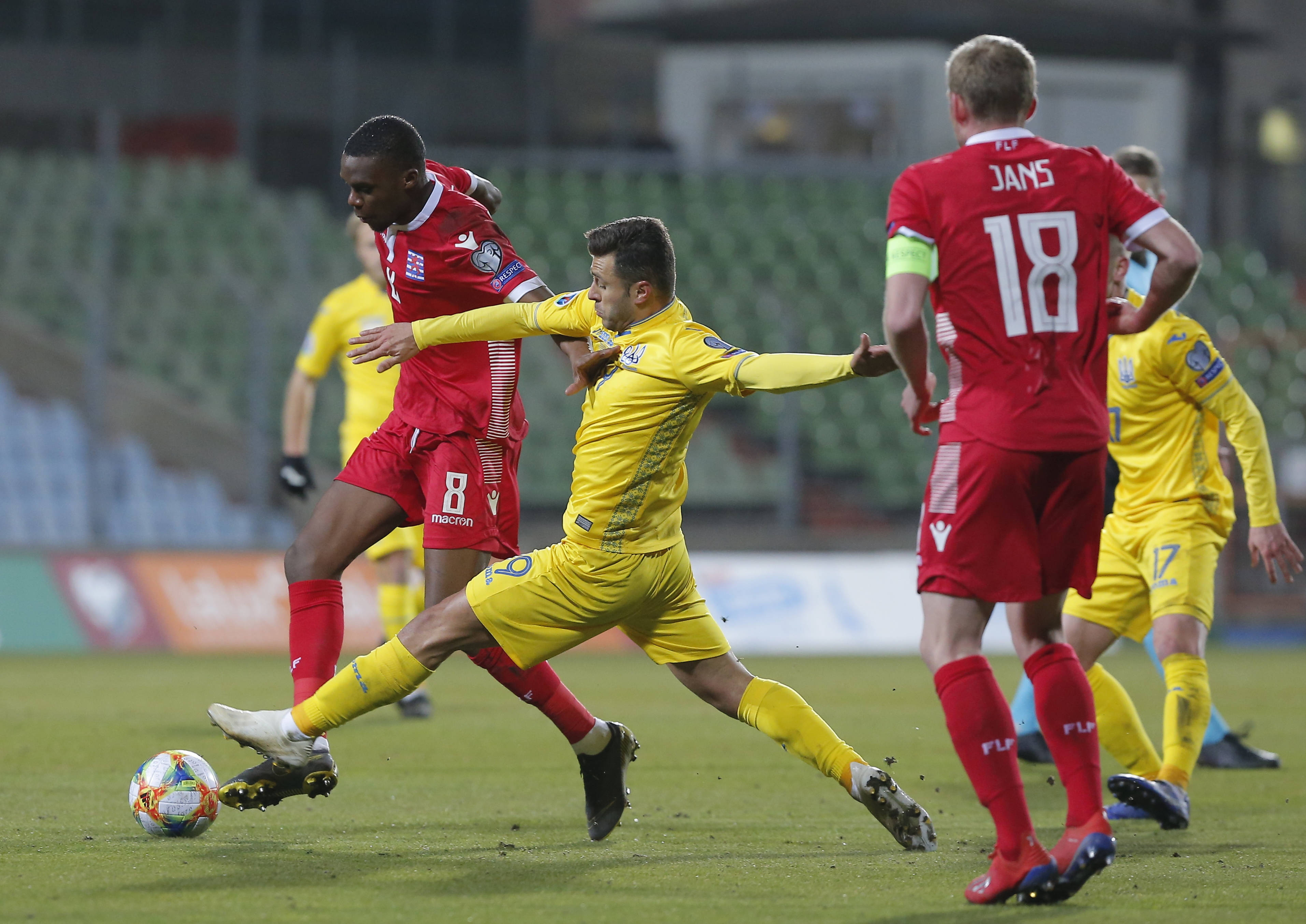 关于乌克兰足球联赛涌现新晋劲旅，令人眼前一亮的信息