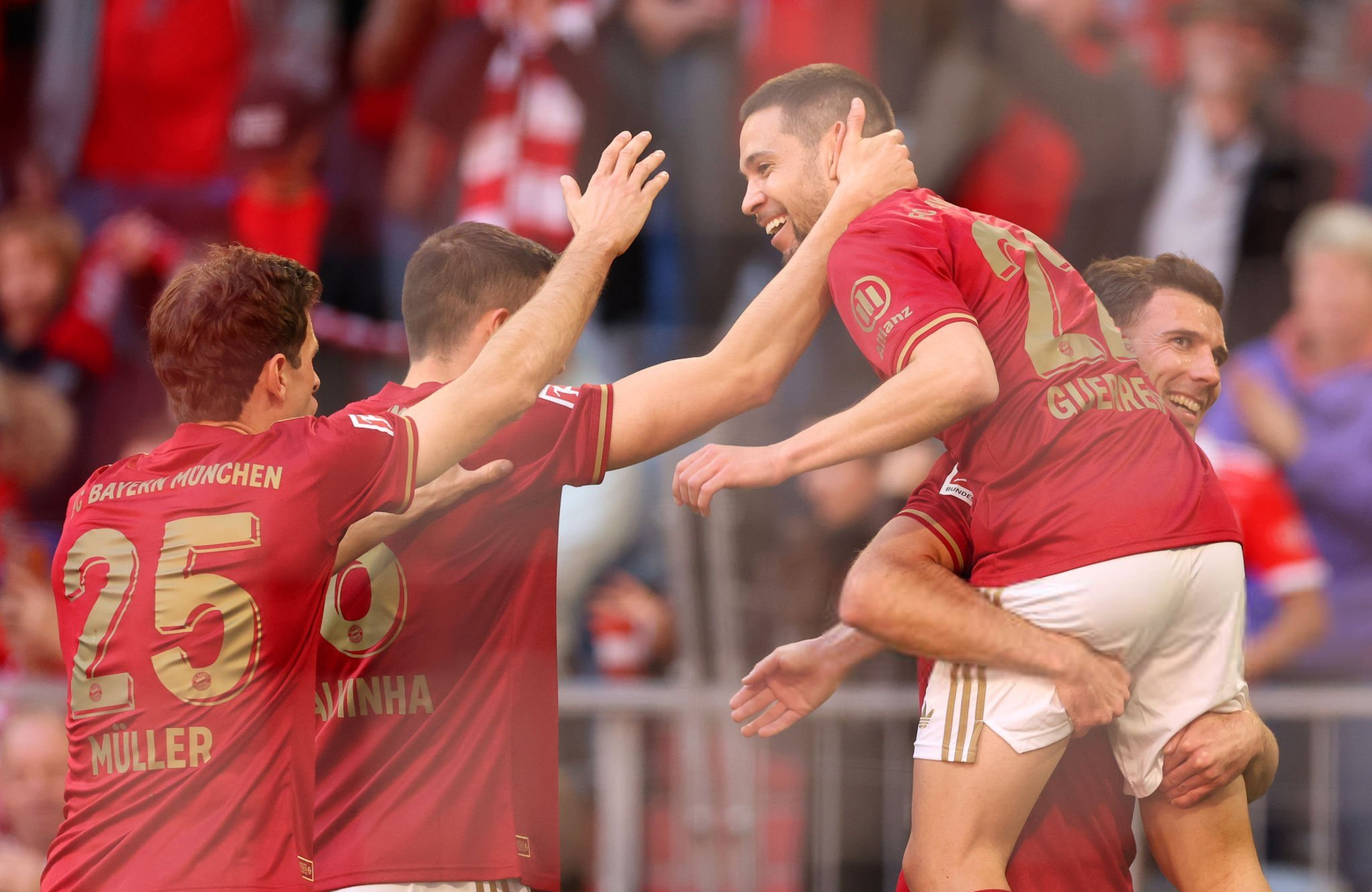 包含拜仁主场大胜成功晋级,强赛场见的词条 包含拜仁主场大胜成功晋级,强赛场见的词条