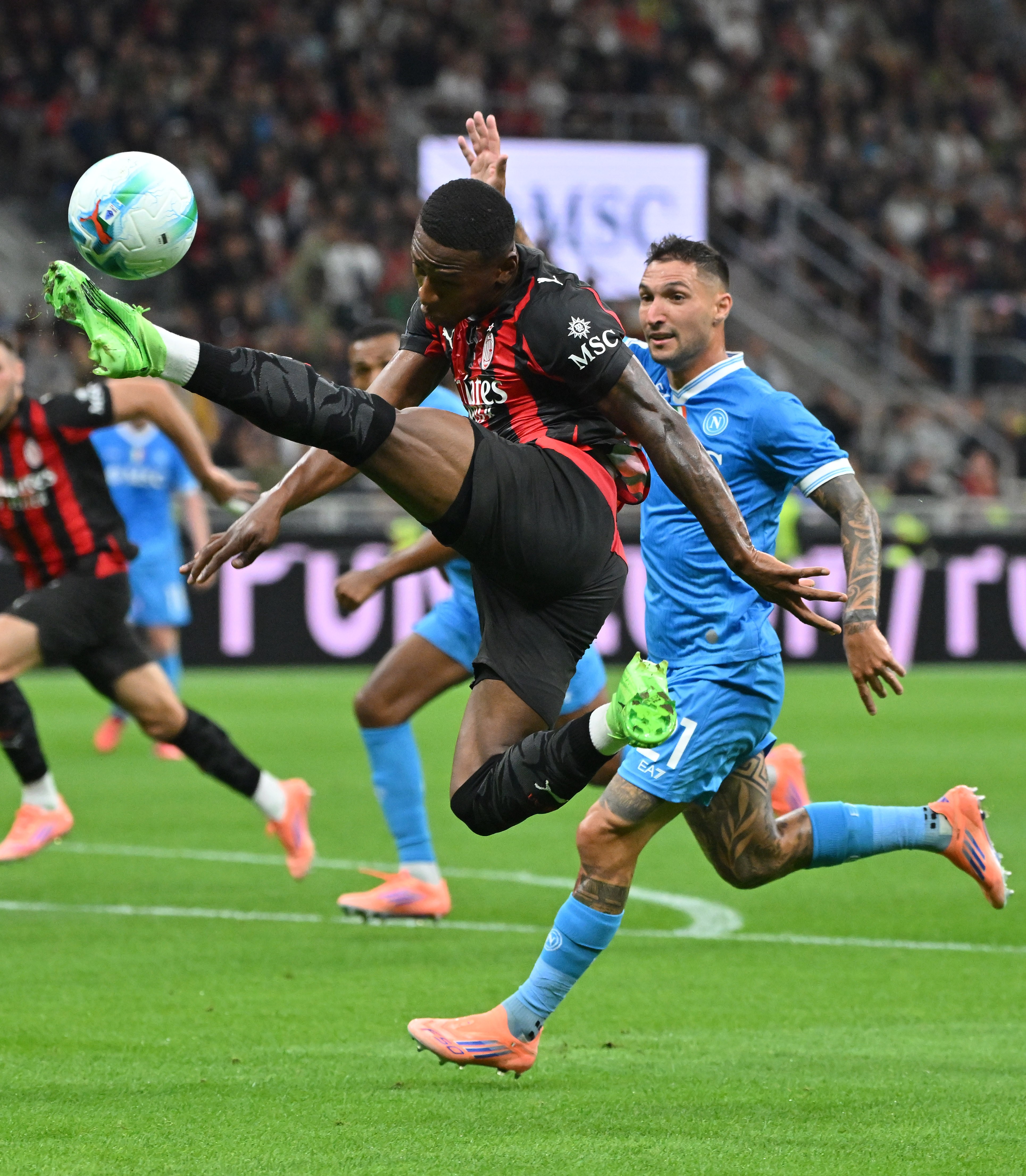 关于AC米兰中场创造力不足，球队进攻缺乏火力的信息