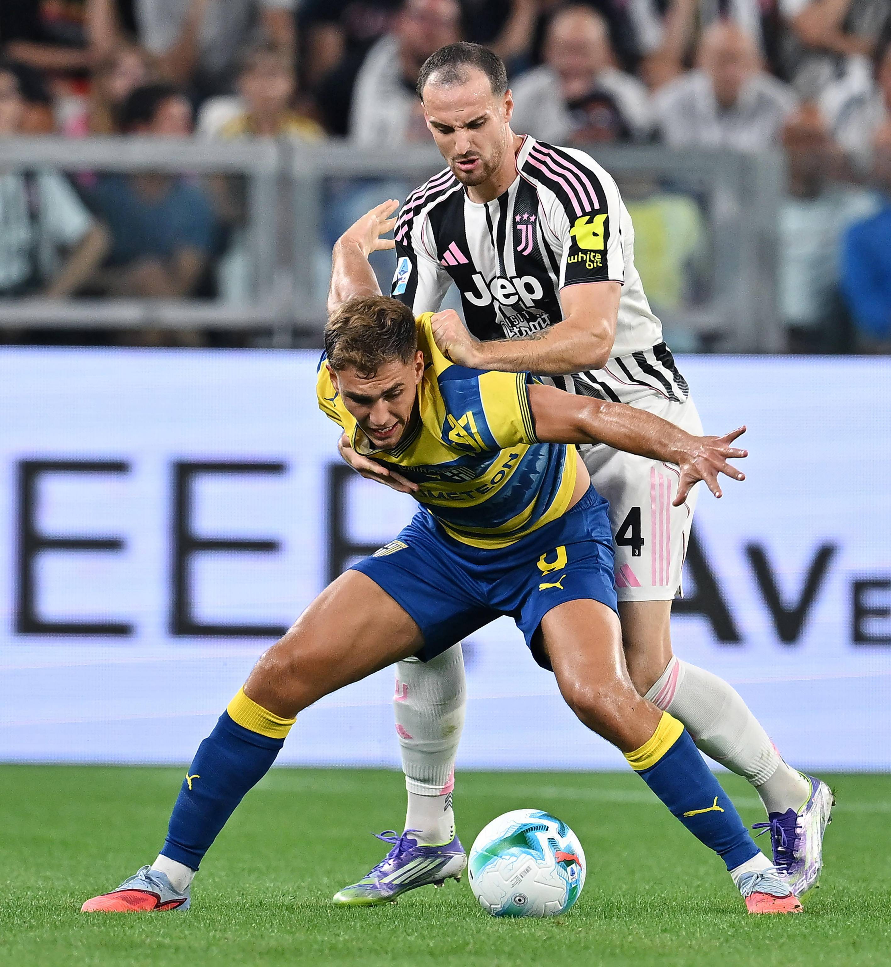 关于尤文图斯客场对阵罗马，传统豪门对决的信息